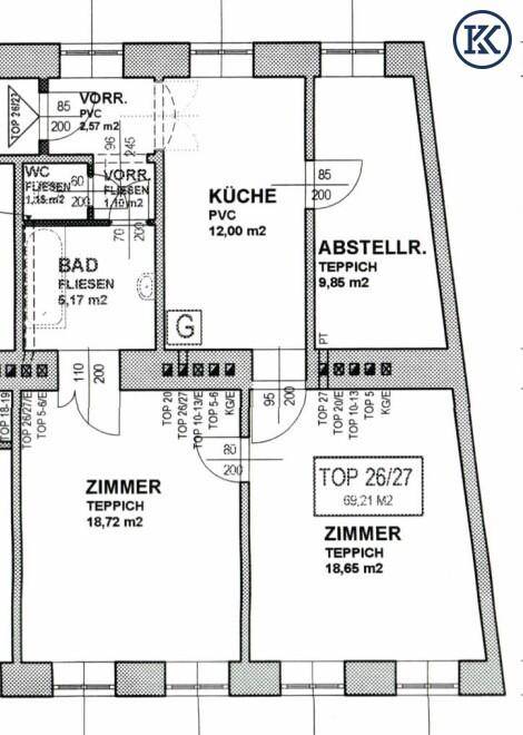 Grundriss einer Wohnung mit Küche, Bad, WC, Abstellraum und zwei Zimmern.