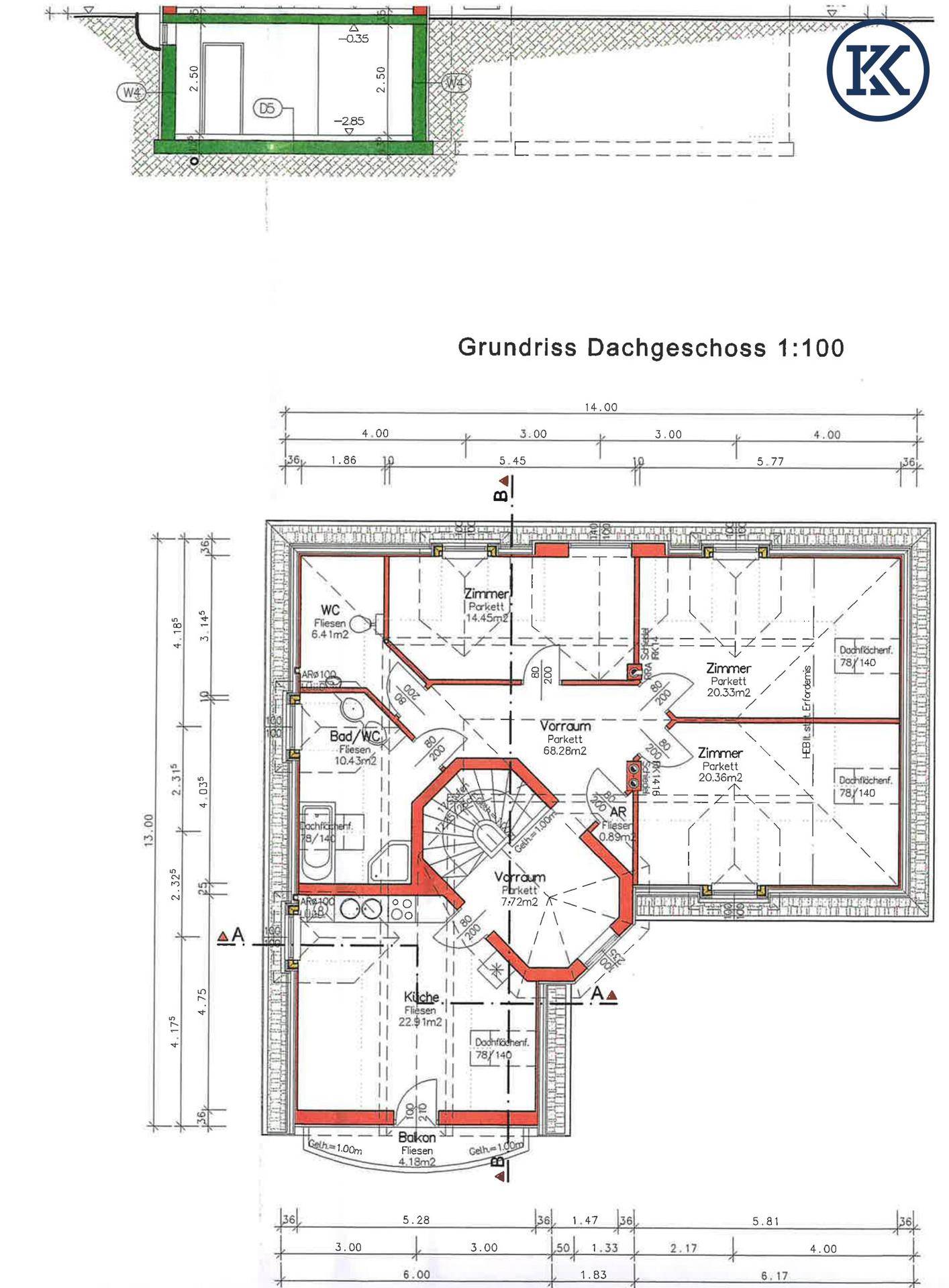 Detaillierter Grundriss des Dachgeschosses mit Schlafzimmern, Bädern und Balkonzugang.