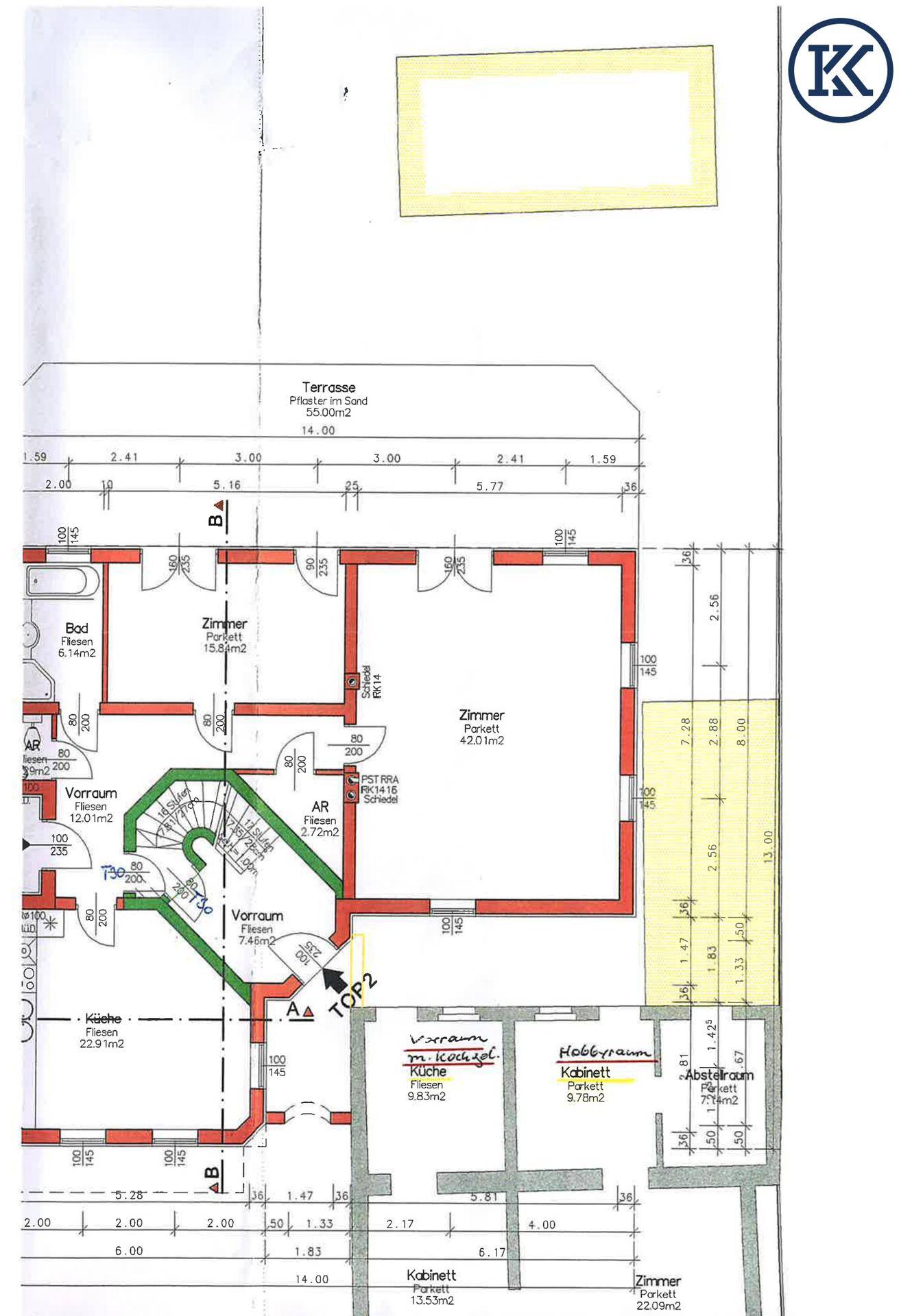 Detaillierter Grundriss des Erdgeschosses mit Zimmern, Bad und Zugang zur Terrasse.