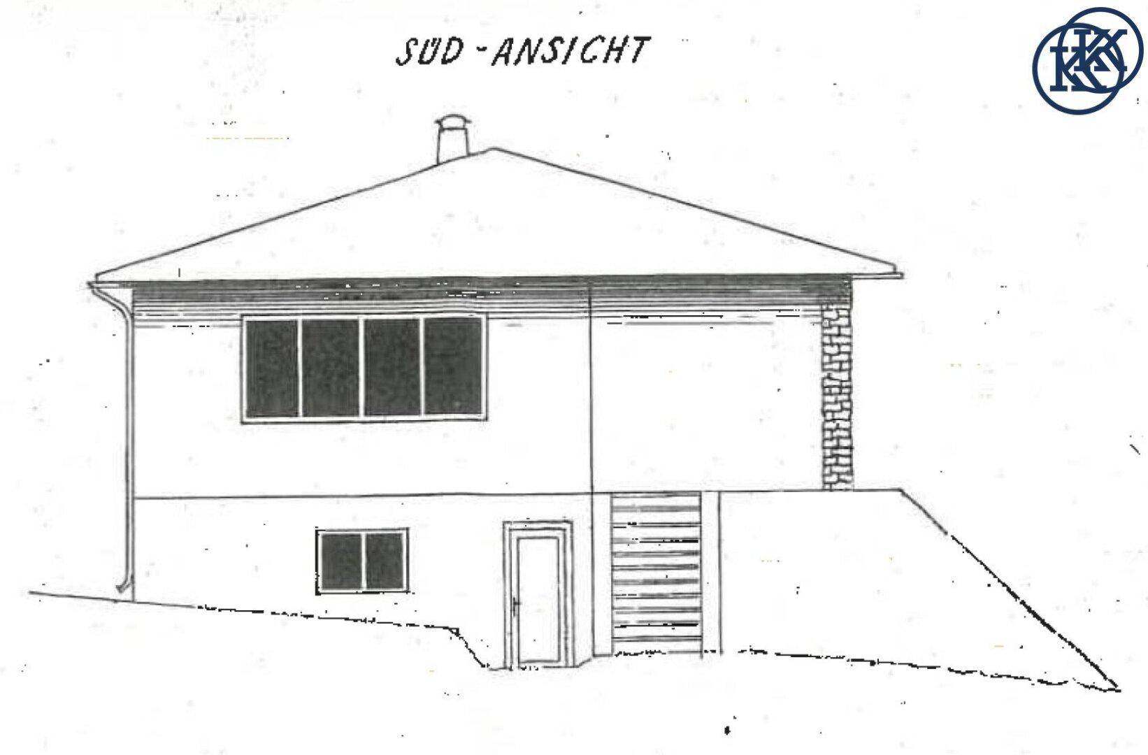 Architektonische Zeichnung der Südansicht eines Hauses mit verschiedenen Fenstern und einem Eingang.