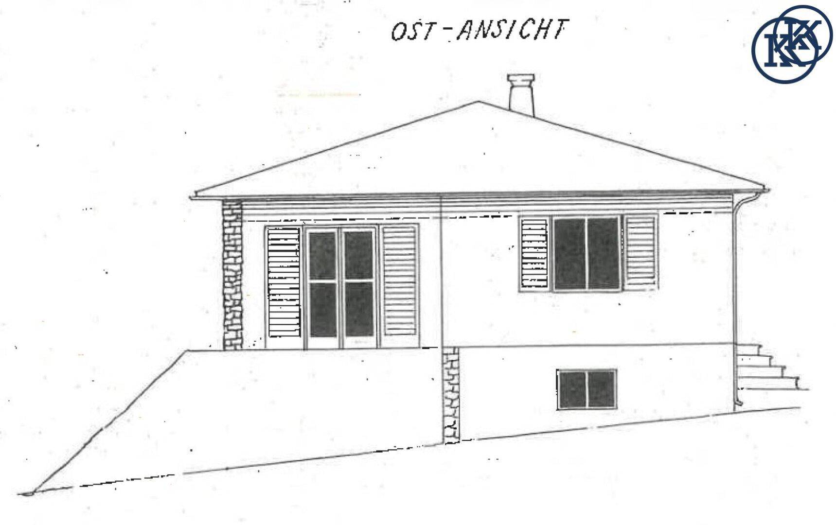 Architektonische Zeichnung der Ostansicht eines Hauses mit Fenstern und Türen.