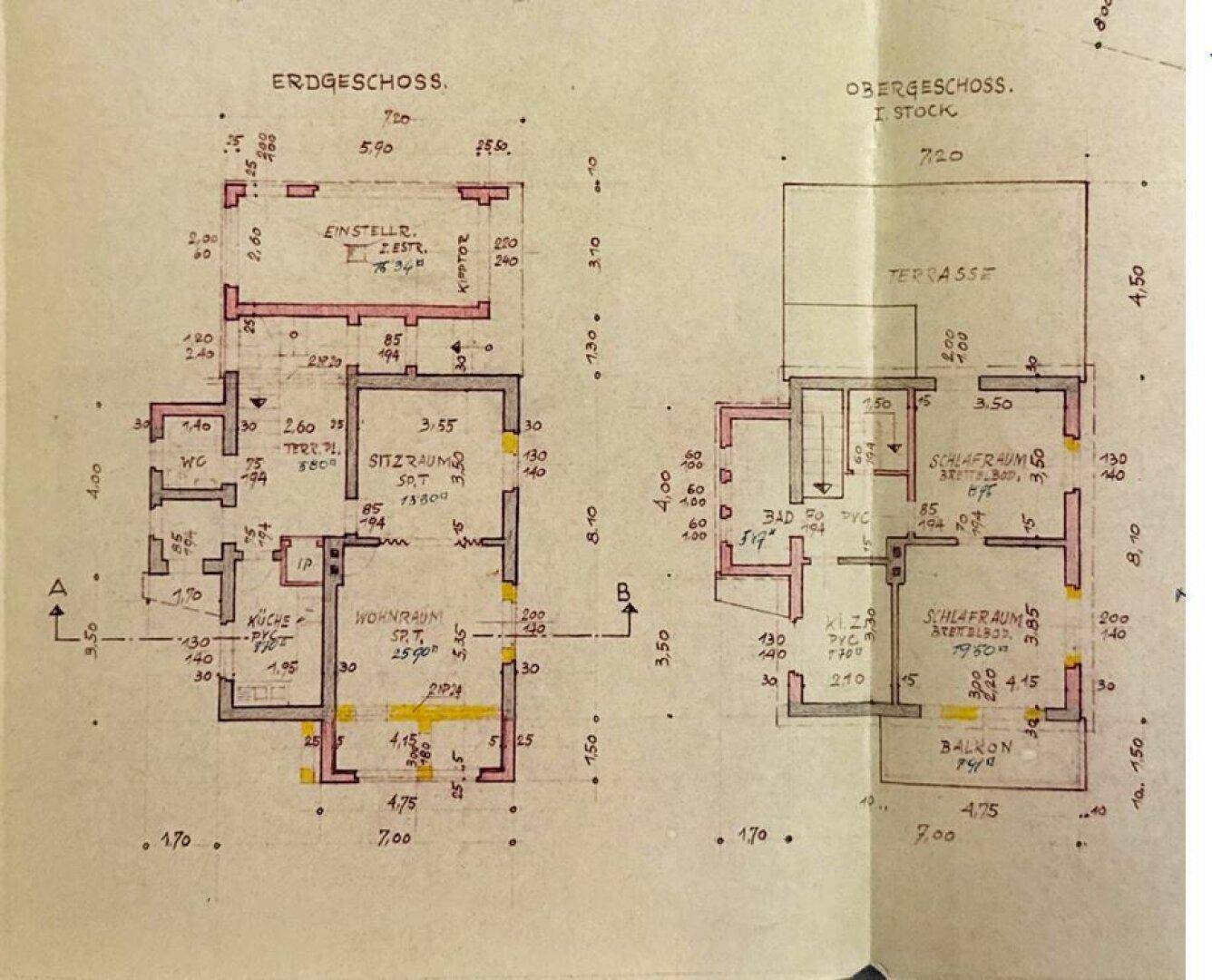 Detaillierter Grundriss des Erdgeschosses und Obergeschosses mit Raumaufteilung.