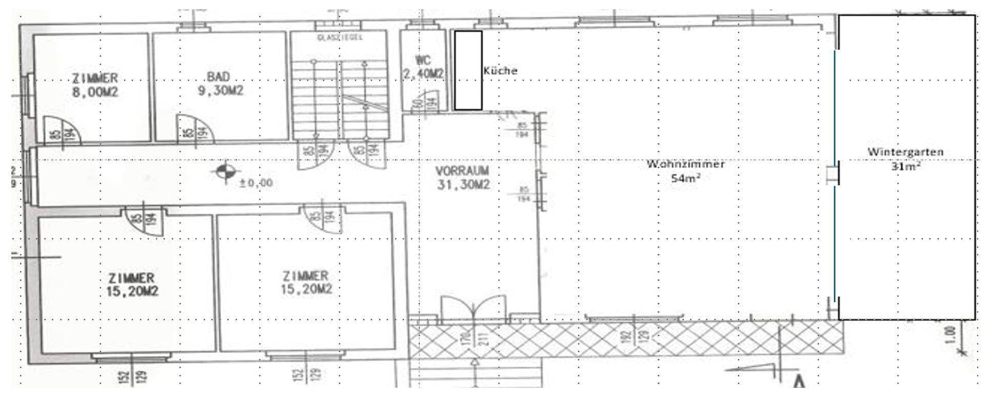 Grundriss zeigt ein Wohnzimmer, Küche, Bad, WC, mehrere Zimmer und einen Wintergarten.