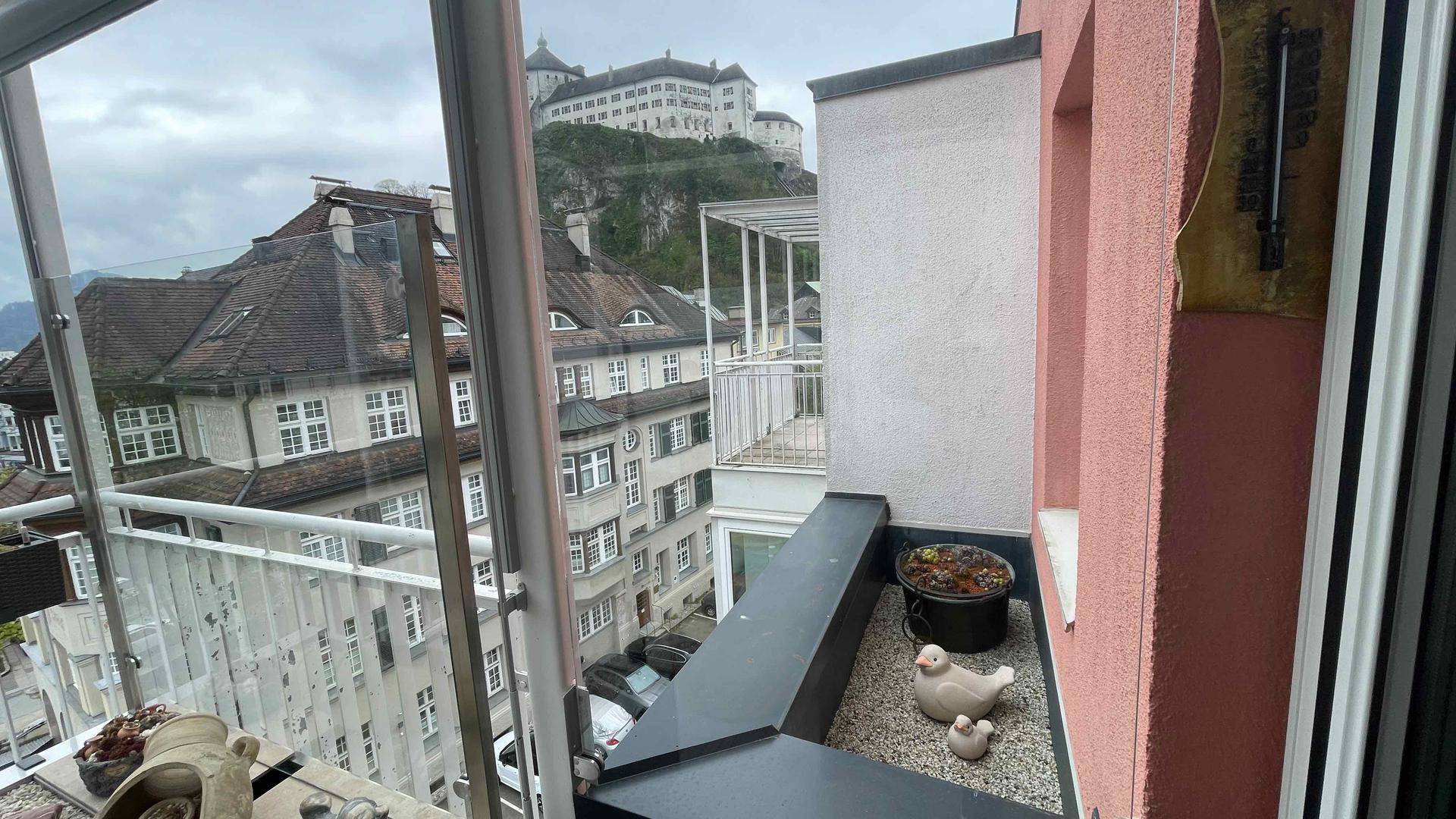 Modernisierte zentrale 2-Zimmer-Wohnung mit Balkon und Festungsblick - Ansicht 6