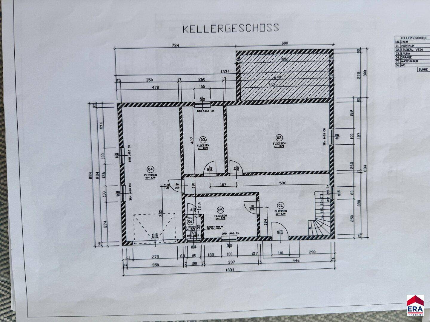 Grundriss des Kellergeschosses mit Abmessungen und Raumaufteilung.