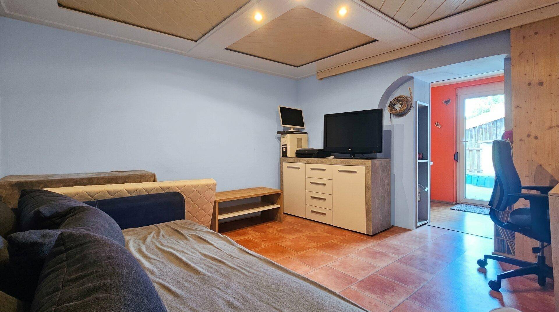 Mehrgenerationenhaus mit über 270m² Wohnfläche in Hausbrunn zu verkaufen! – pohled 6