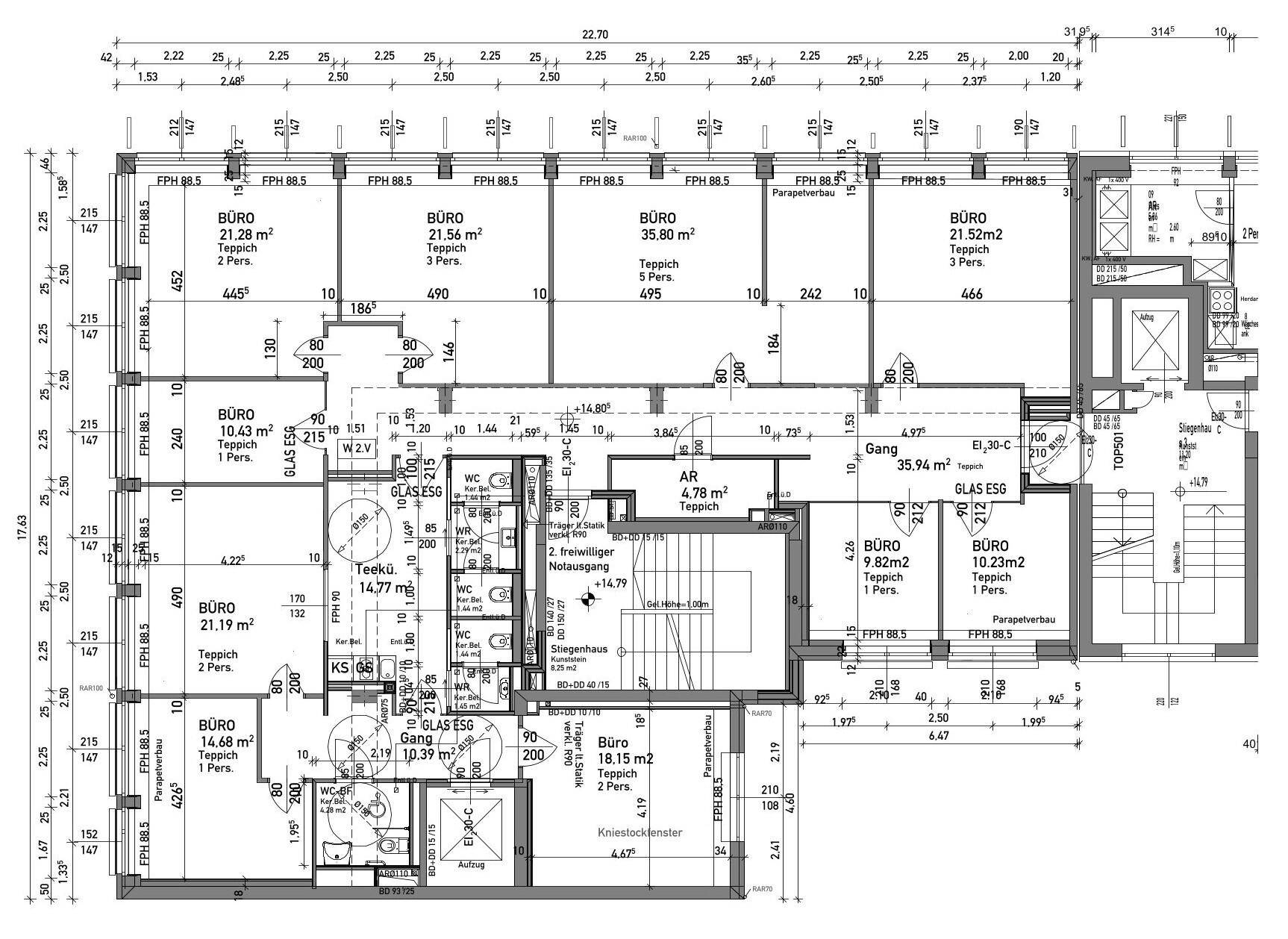 Detaillierter Grundrissabschnitt mit Büroeinheiten, Teeküche, Sanitärbereichen und Treppenhaus.