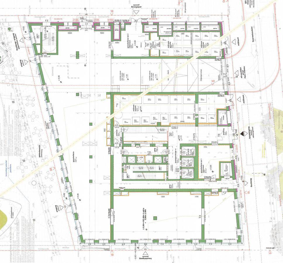 Detaillierter Grundrissplan der Gewerbeflächen im Erdgeschoss mit verschiedenen Bereichen.