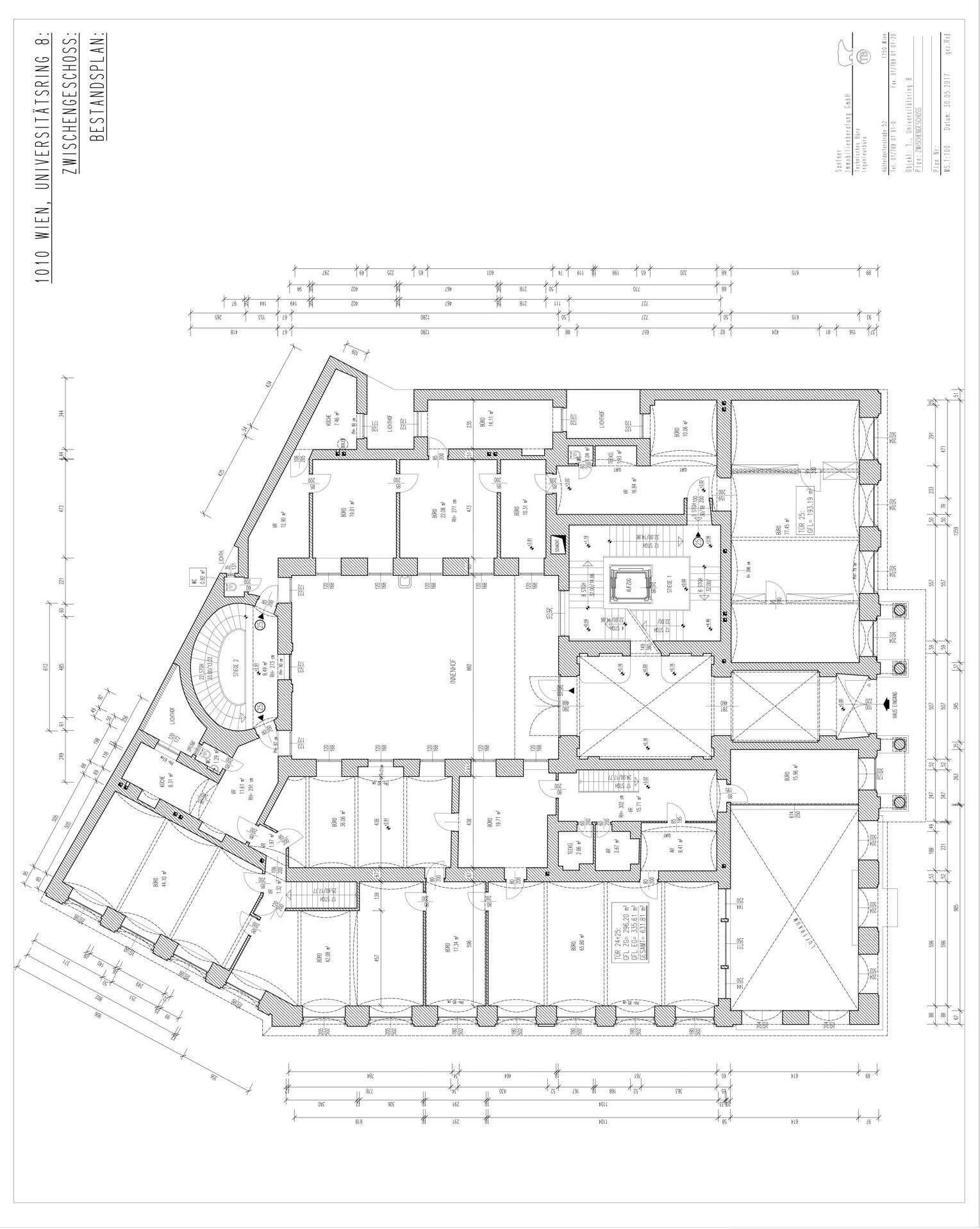 Detaillierter Grundrissplan eines Zwischengeschosses mit verschiedenen Räumen und Abmessungen.