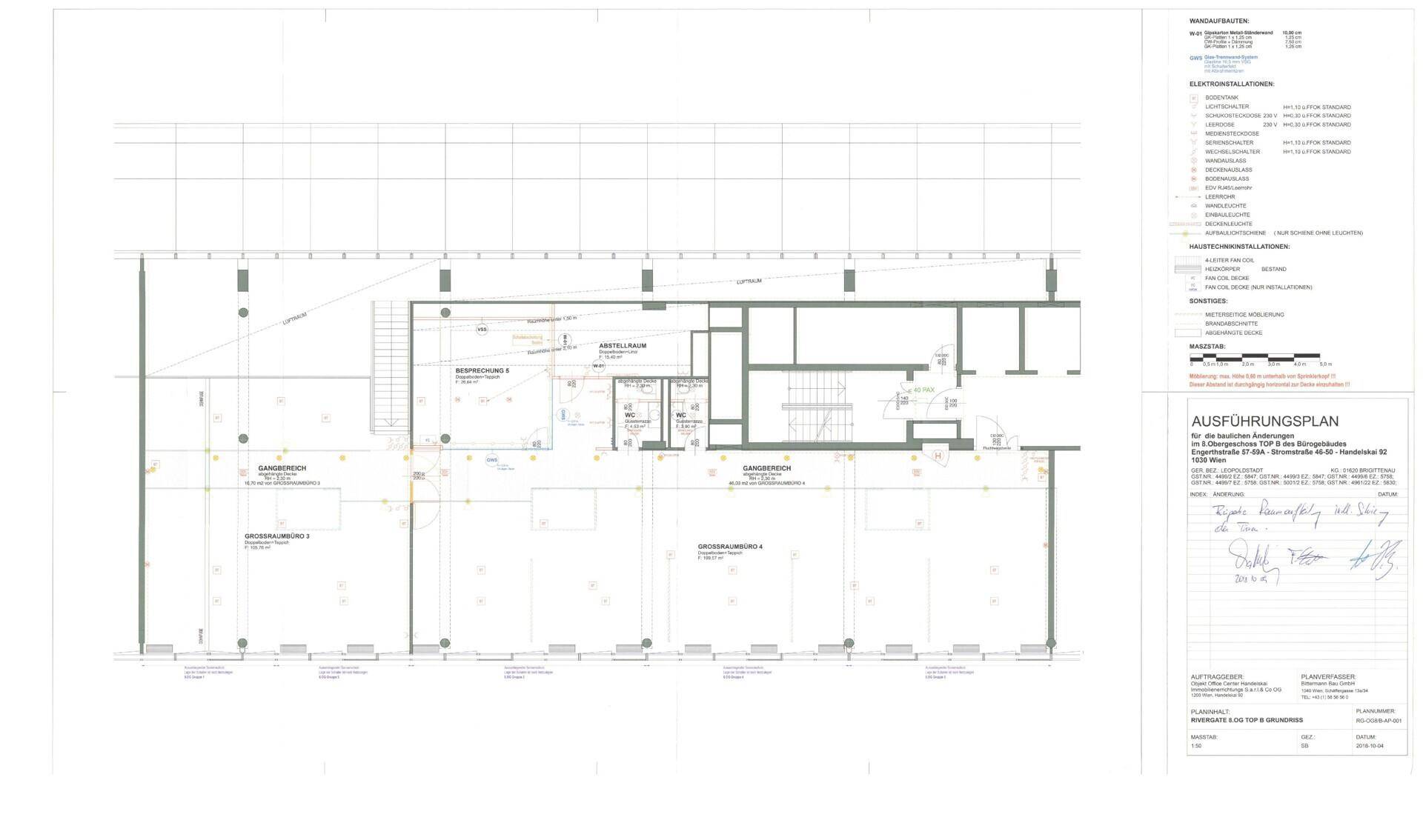 Ausführungsplan eines Bürogeschosses mit Raumaufteilung, Treppen und Sanitärbereichen.
