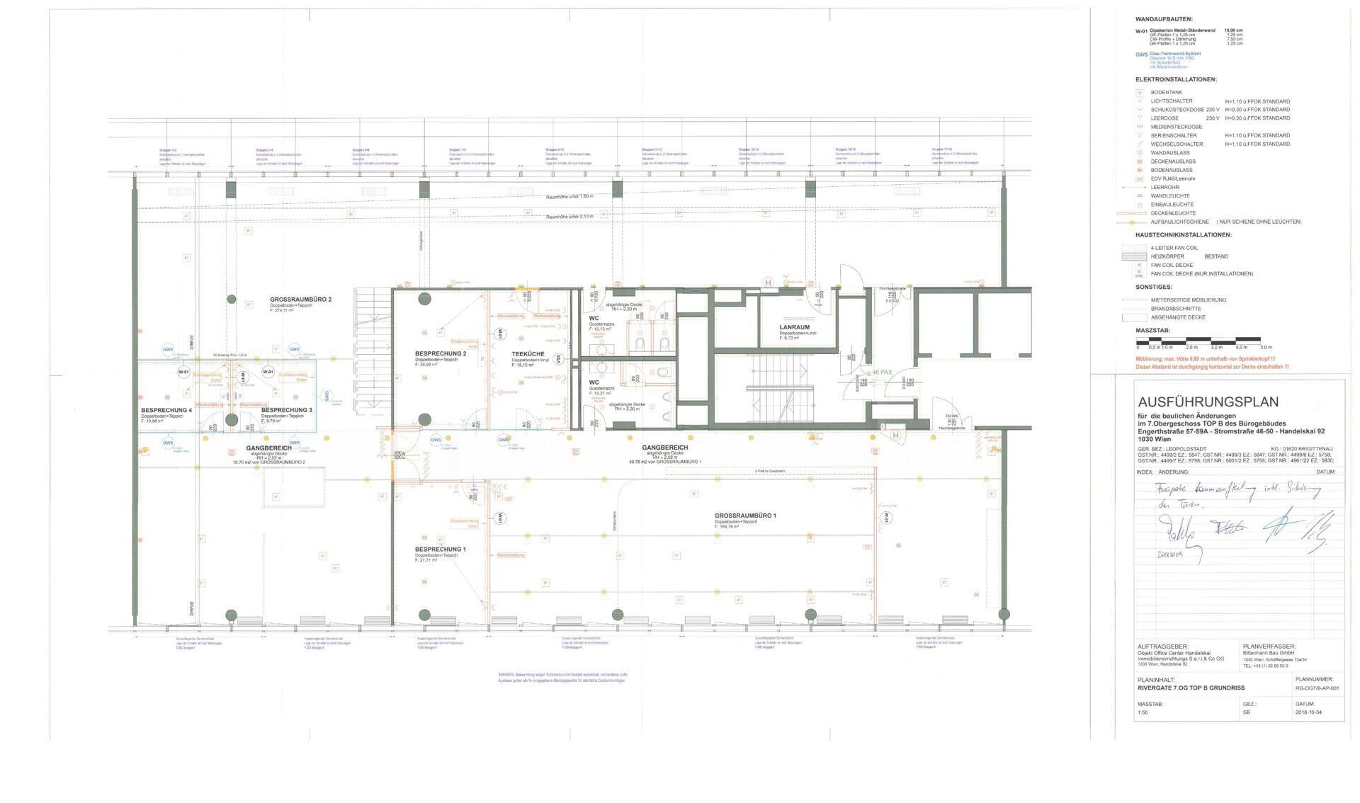 Detaillierter Ausführungsplan eines Bürogeschosses mit verschiedenen Räumen und technischen Installationen.