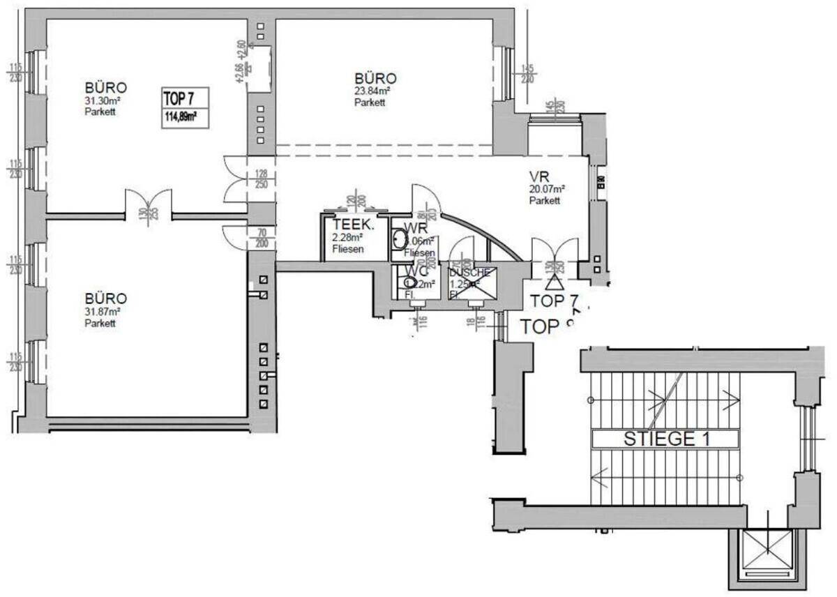 Grundrissplan mit mehreren Büroräumen, Teeküche, Wartezimmer, WC und Dusche.