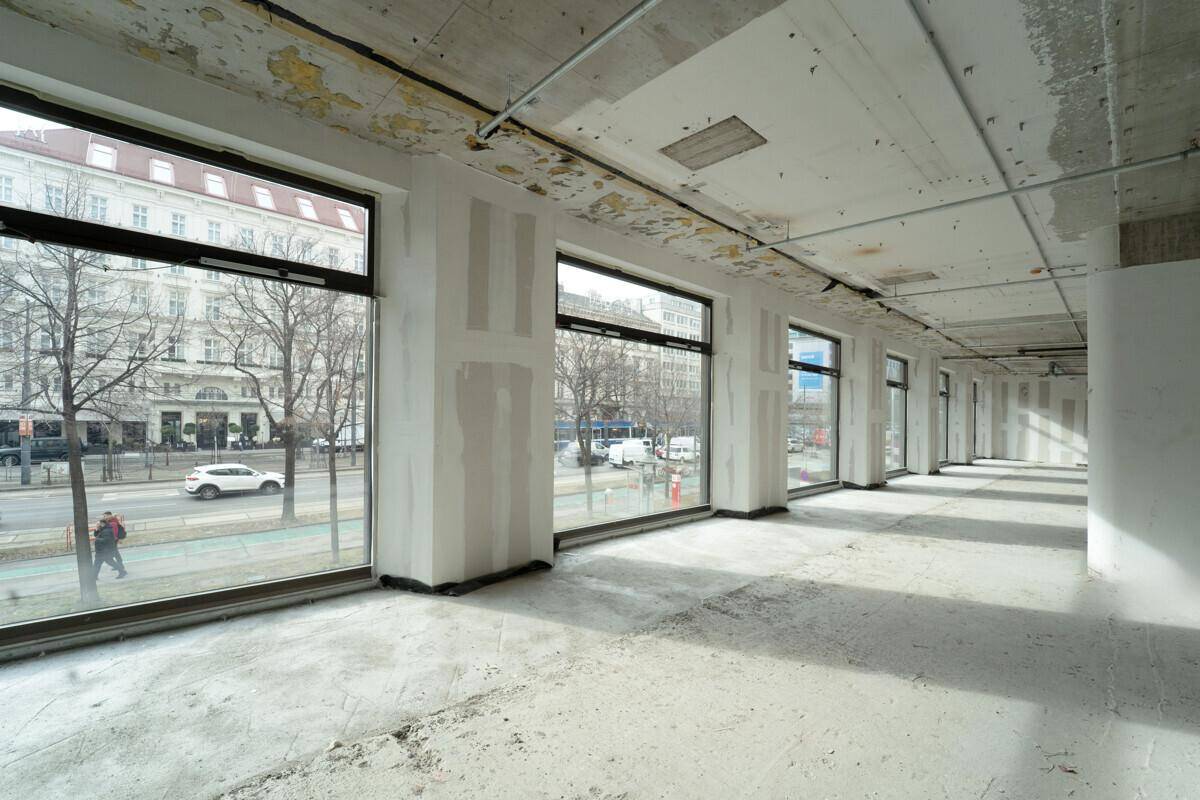 Erstbezug - High-Class Bürofläche im Kärntnerringhof mit Blick auf den Ring zu mieten - Mehr