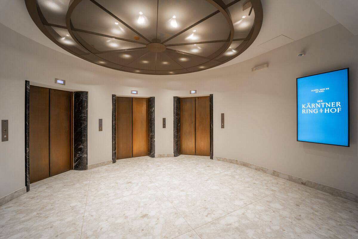 Erstbezug - High-Class Bürofläche im Kärntnerringhof mit Blick auf den Ring zu mieten - Ansicht 2