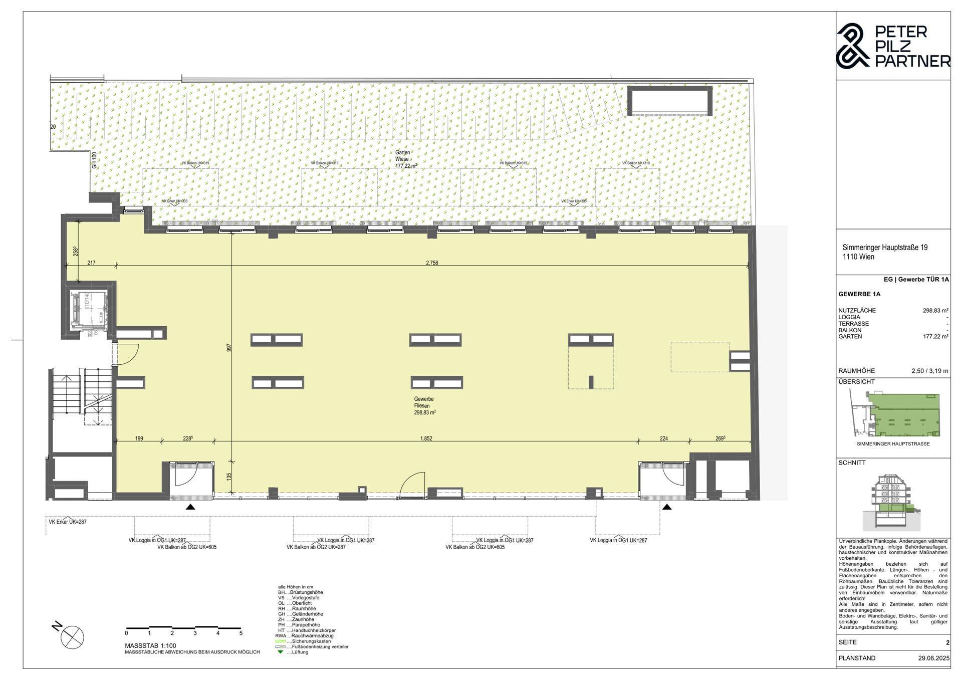 Grundriss einer Gewerbeeinheit mit großem offenen Bereich, Fenstern und Zugang zu Loggia und Garten.