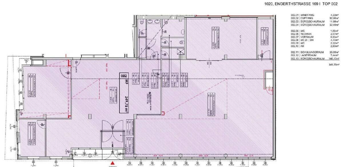Detaillierter Grundriss der Bürofläche mit verschiedenen Räumen und Gesamtfläche.