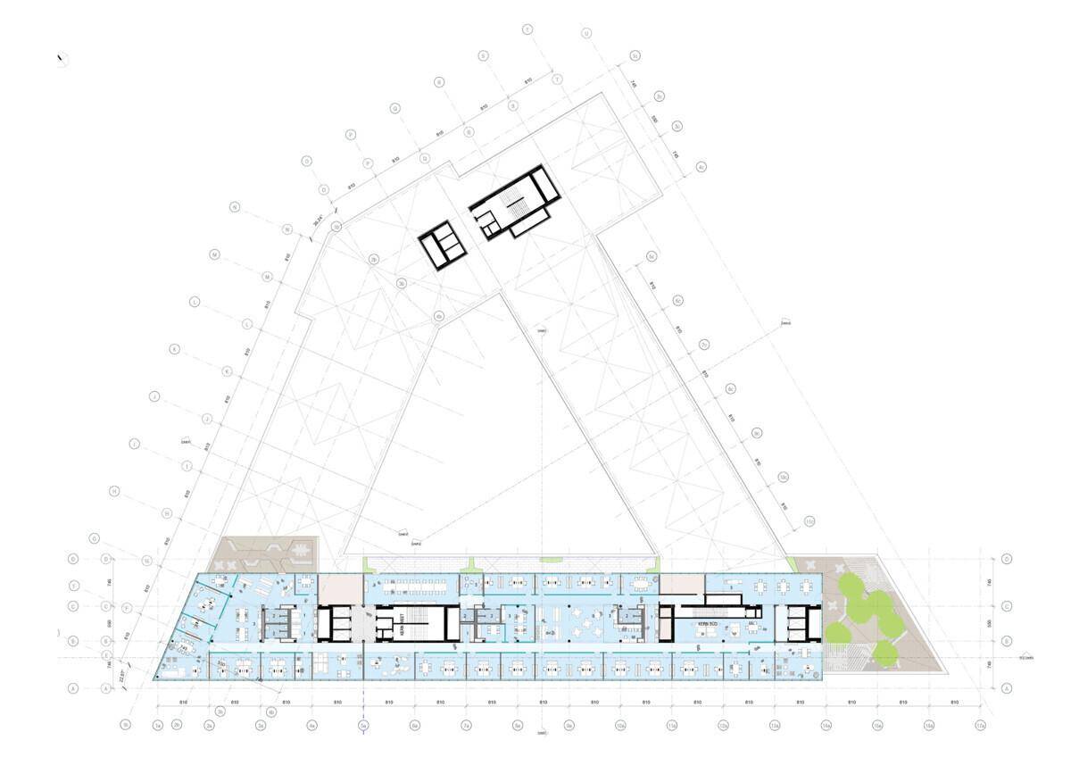 Grundriss der obersten Etage mit Bürobereichen und einer großen Dachterrasse.