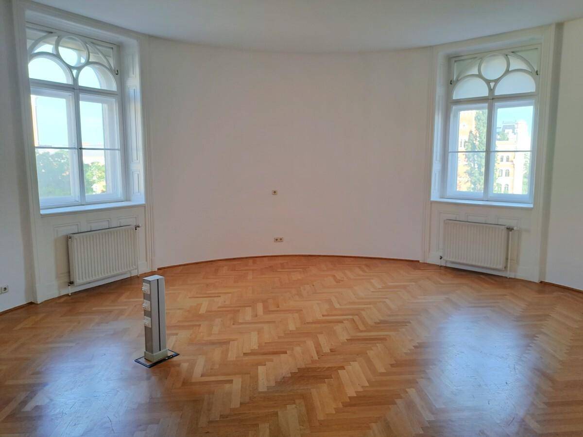 Eckbüro