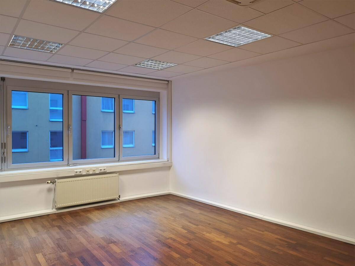 Modernes Büro auf der Meidlinger Hauptstraße zur Miete oder Kauf! - Ansicht 4