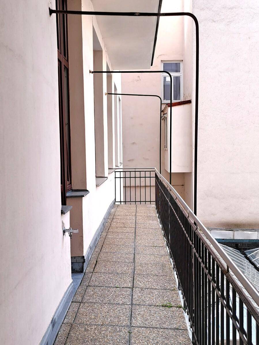 hofseitige Terrasse