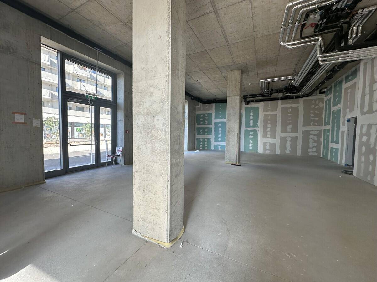 Einzigartige Geschäftsfläche in belebtem neuen Stadtquartier – pohled 4