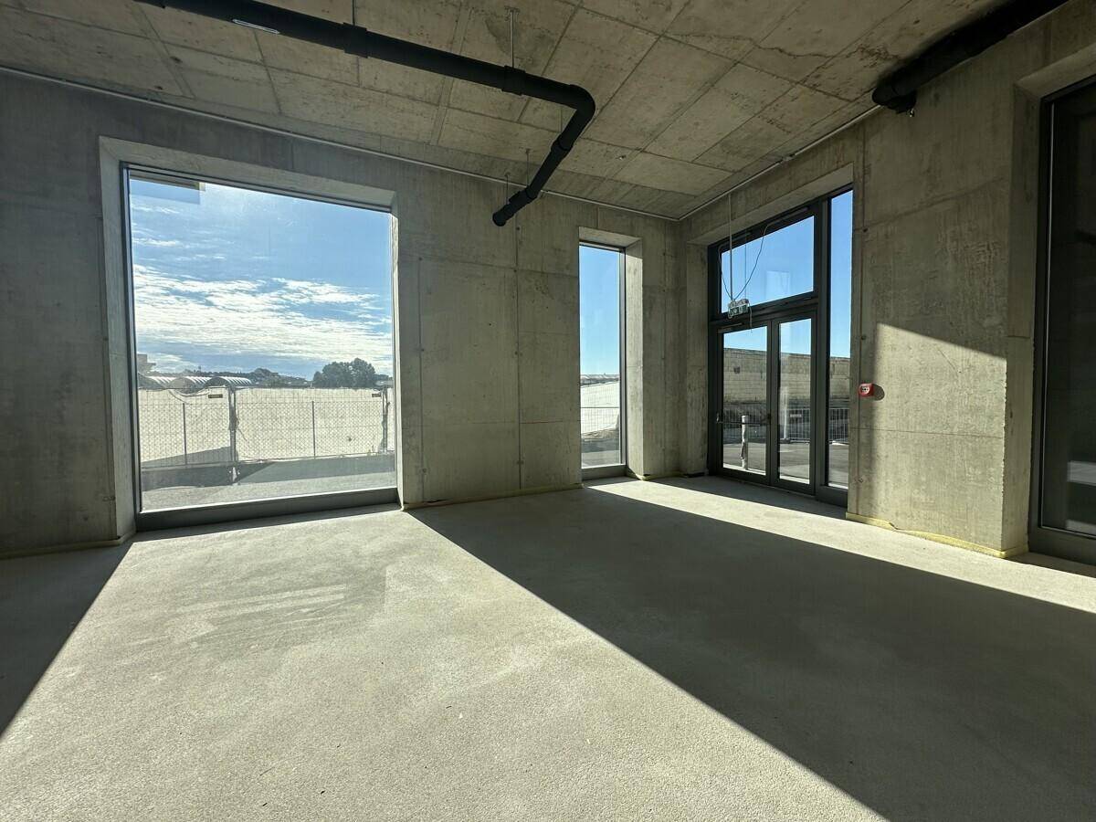 Einzigartige Geschäftsfläche in belebtem neuen Stadtquartier – pohled 3