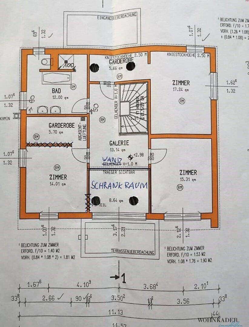 Grundriss des Obergeschosses mit Schlafzimmern, Bad, Galerie und Treppenaufgang.