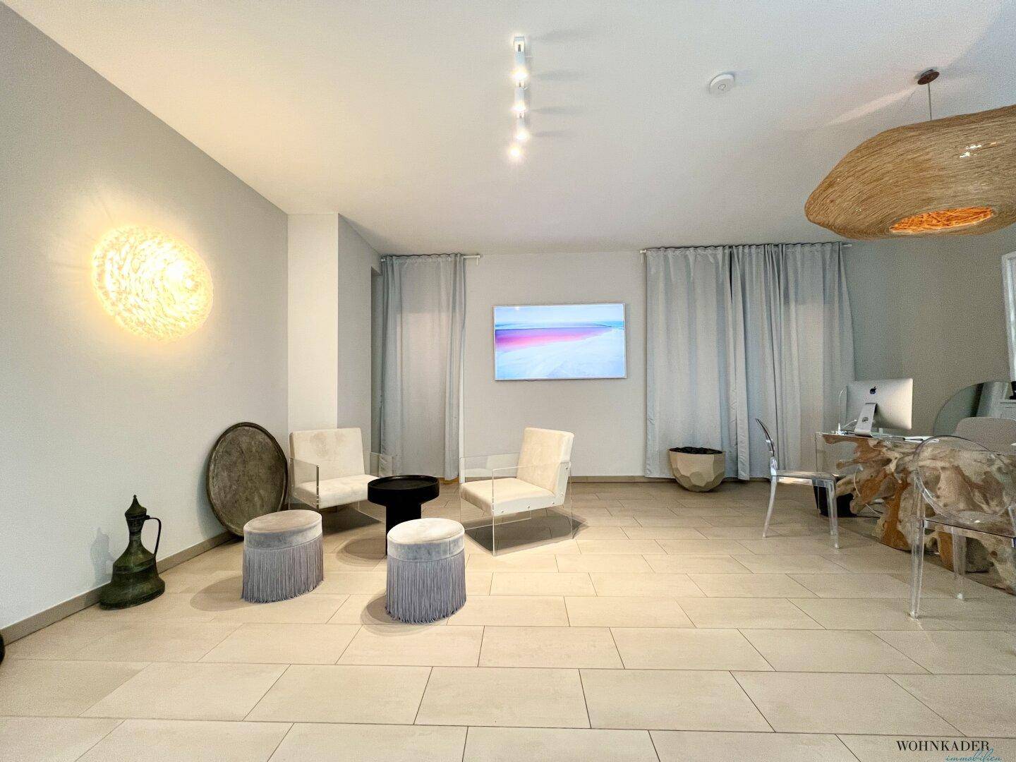 Top vermietet! Exklusives Geschäftslokal mit XL-Glasfront – maximale Sichtbarkeit, starke Frequenzlage &amp; hochwertiges Investment! – pohled 4