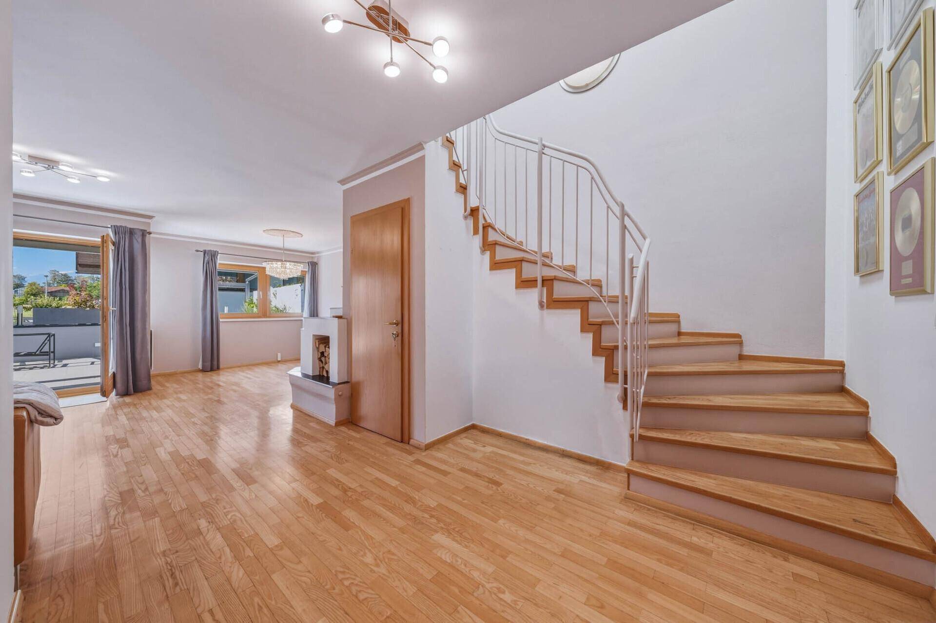 Stiegenhaus EG