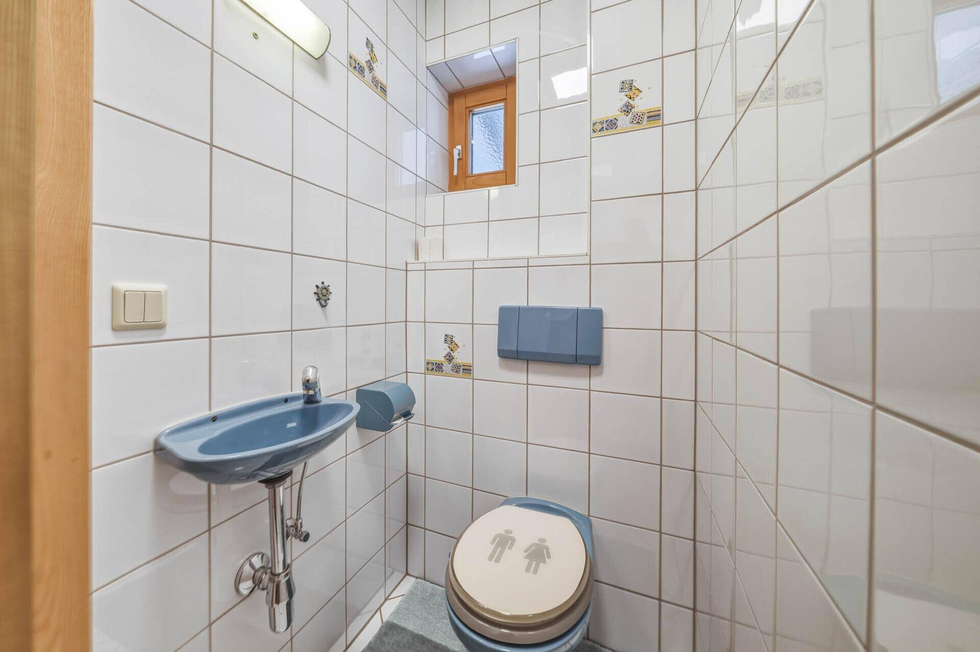 WC / EG