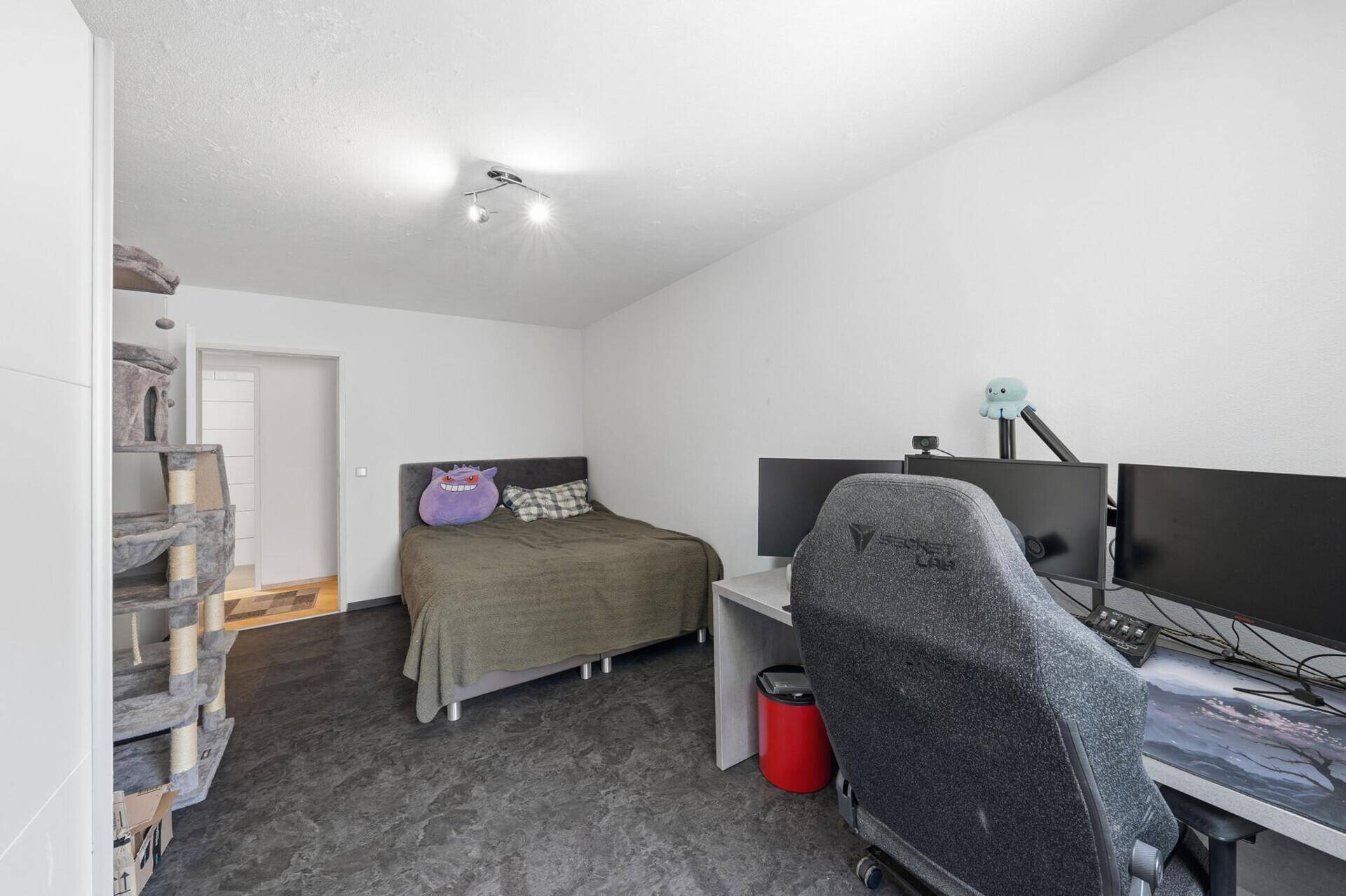 Schlafzimmer 1