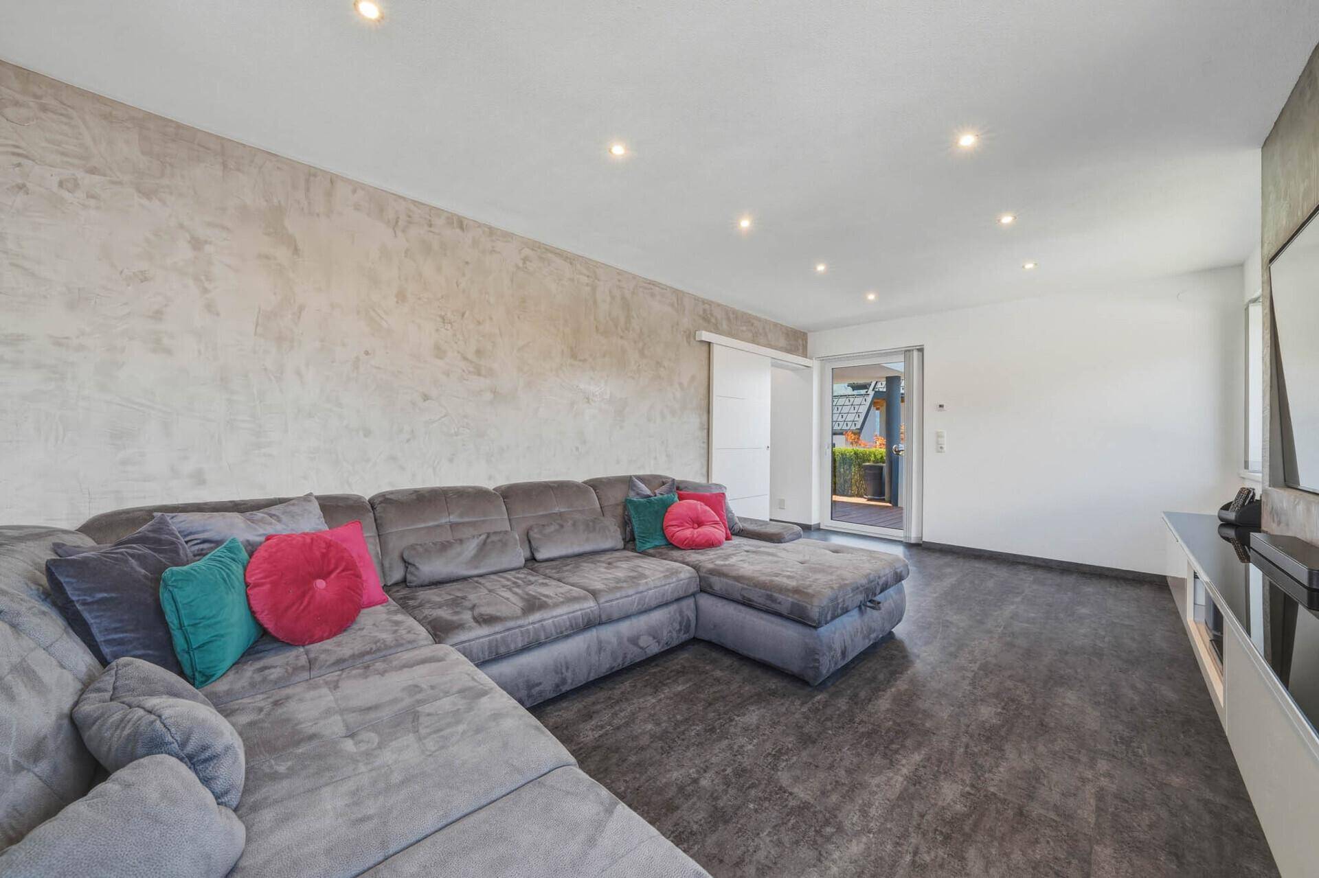 Wohnrarität in Mieming! Modernes Zweifamilienhaus mit Pool, Garten &amp; Panoramablick in Bestlage - Ansicht 3