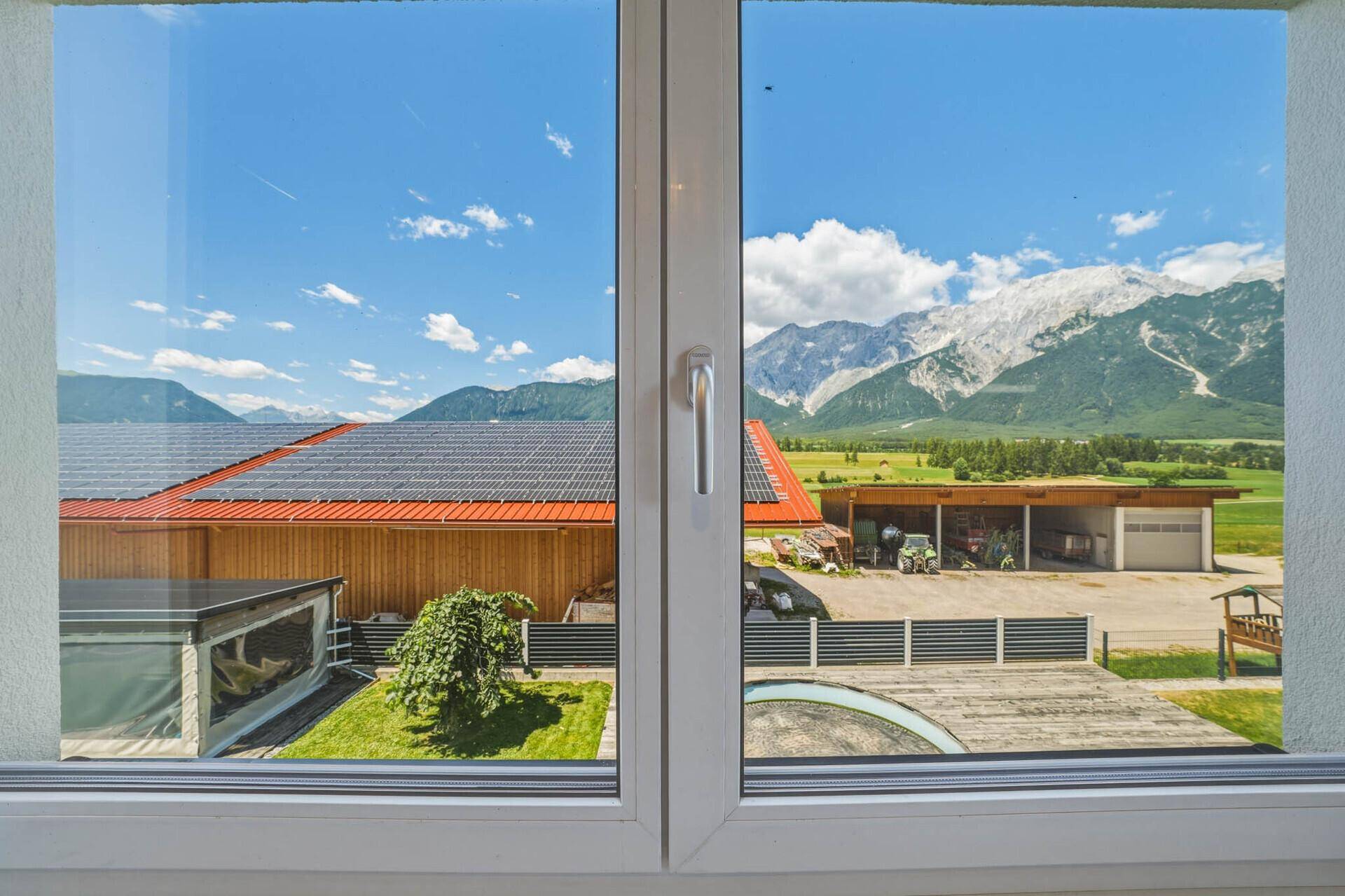 Wohnrarität in Mieming! Modernes Zweifamilienhaus mit Pool, Garten &amp; Panoramablick in Bestlage - Ansicht 5