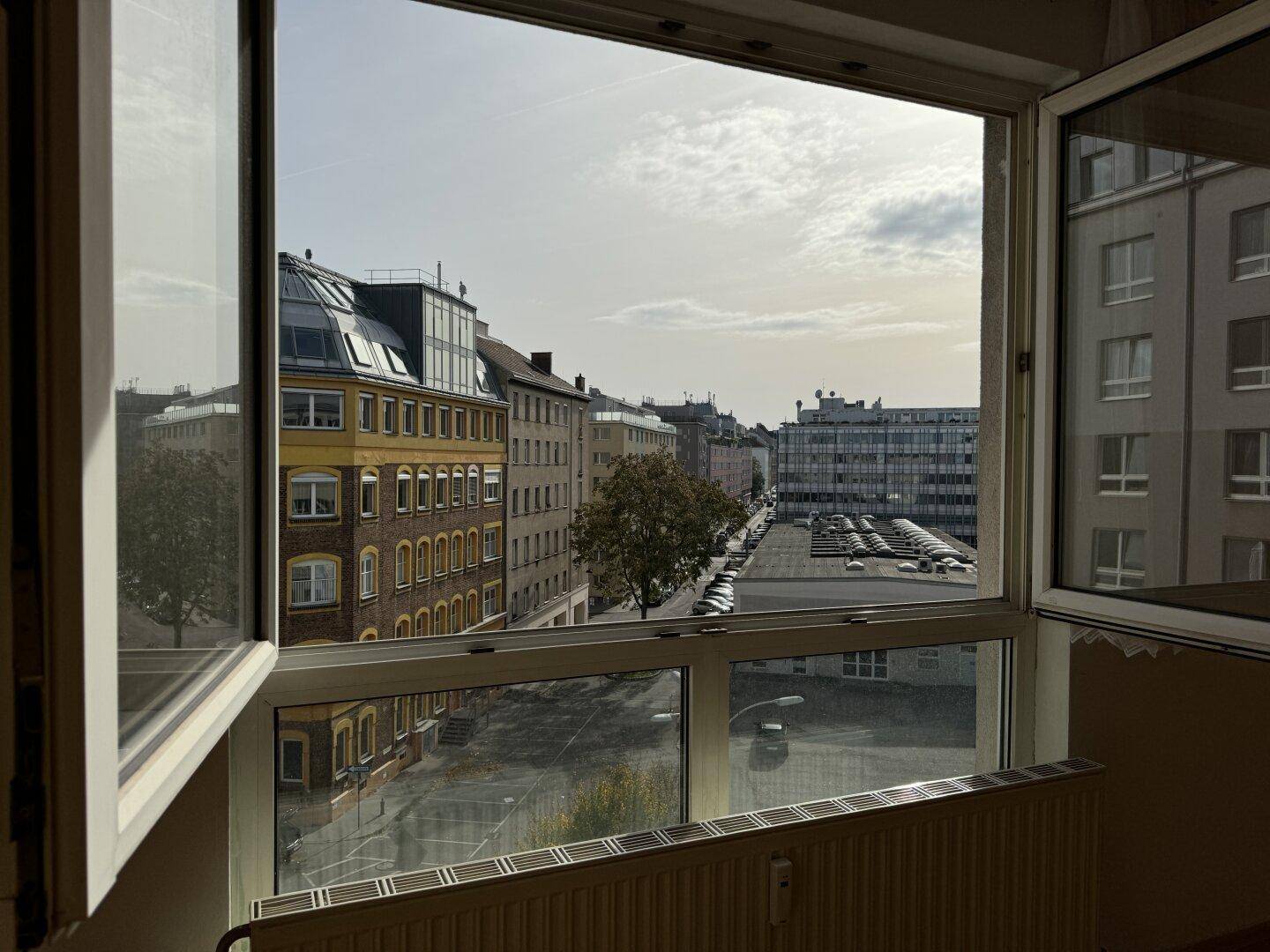 Wohnraum - großzügige Fensterfront