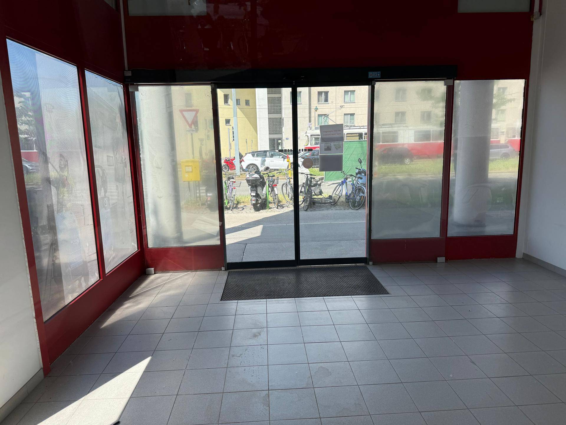 große Geschäftsfläche an der Brünner Straße - Ansicht 3