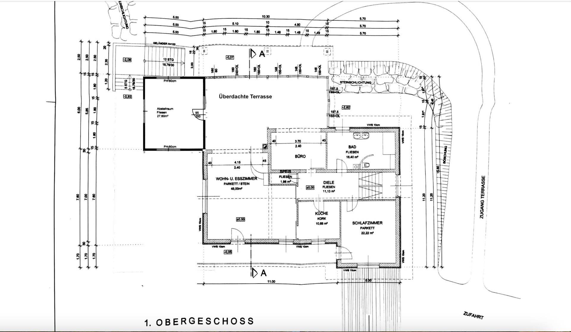 Grundriss des Obergeschosses mit Wohn-Esszimmer, Küche, Schlafzimmer und Bad.