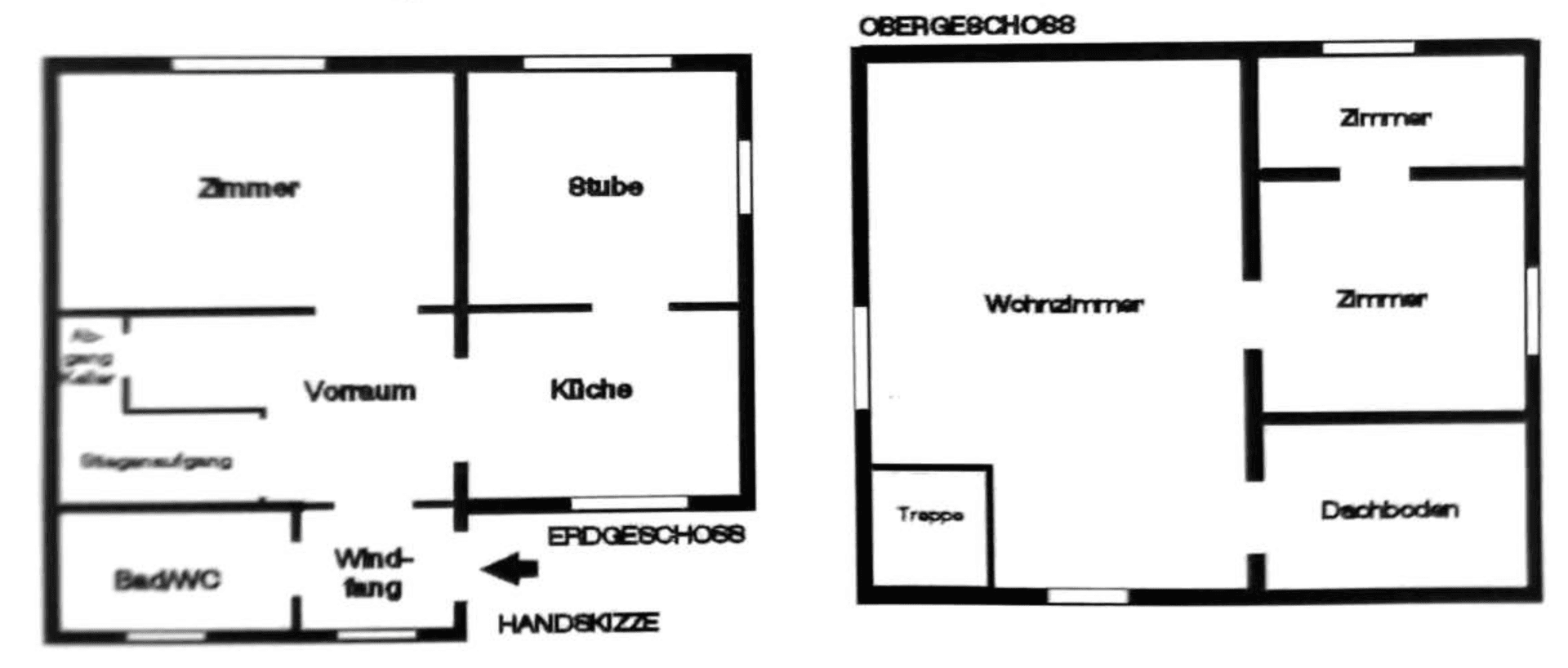 Grundrissdarstellung des Erd- und Obergeschosses mit Küche, Bad/WC und mehreren Zimmern.
