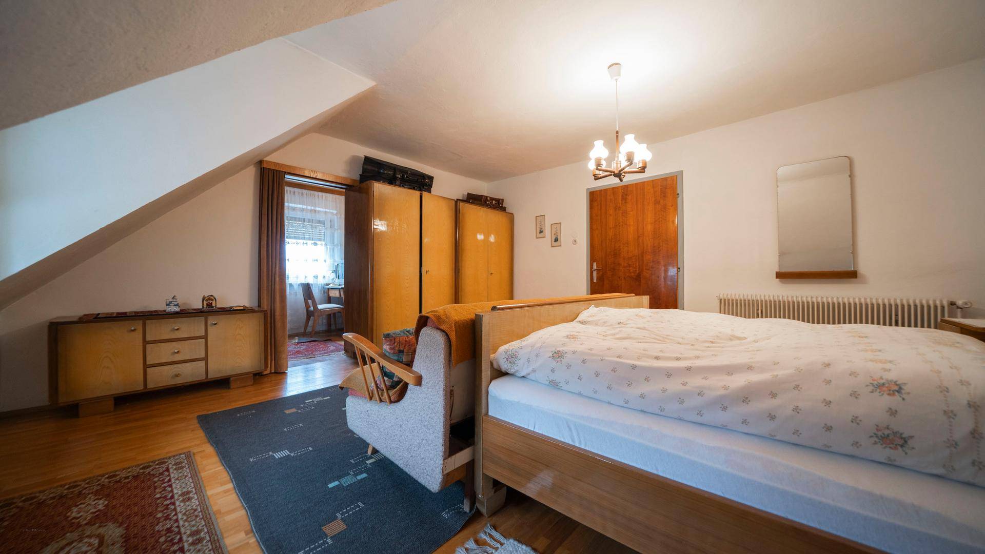 Schlafzimmer DG