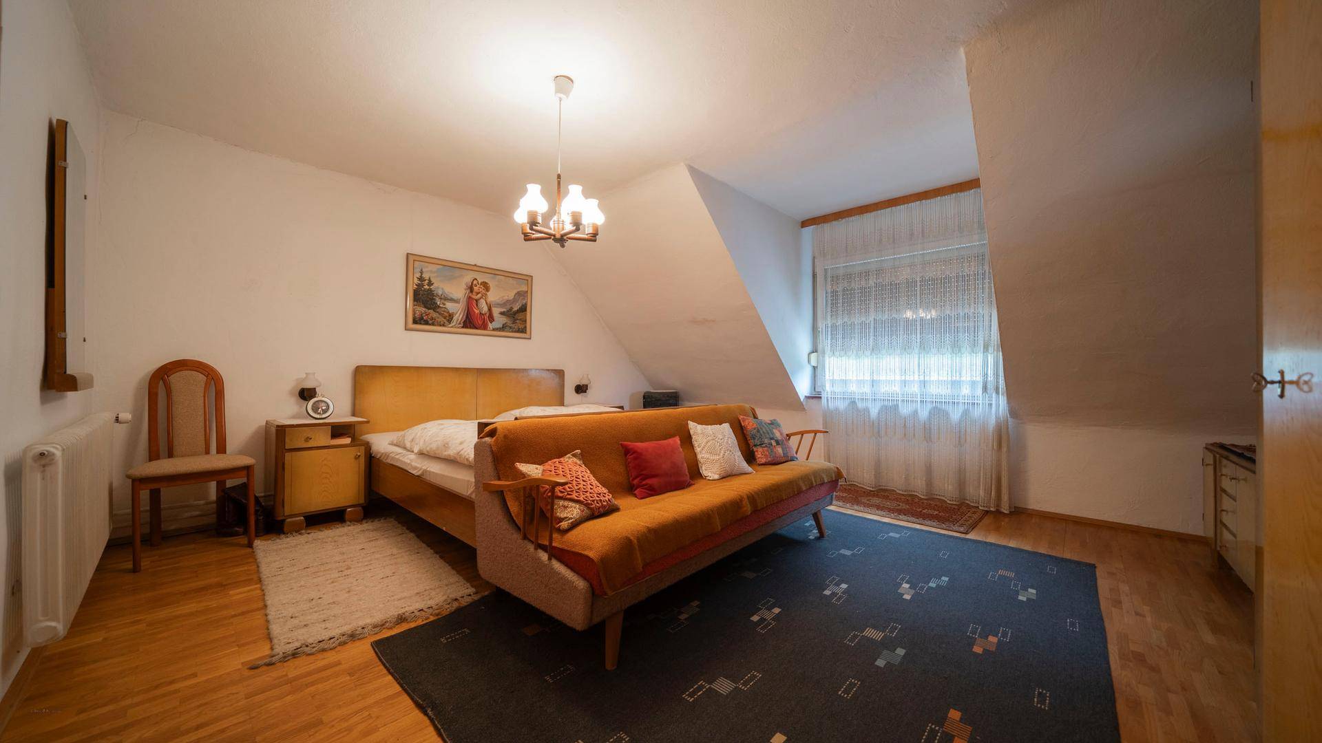 Schlafzimmer DG