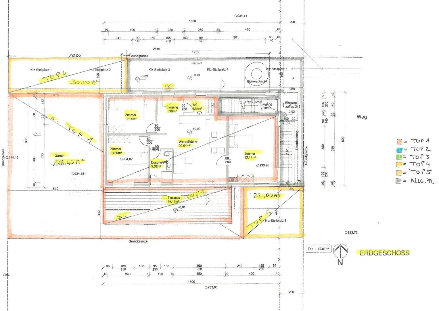 Grundriss des Erdgeschosses mit Wohnbereichen, Zimmern und Zugang zu Garten und Terrasse.