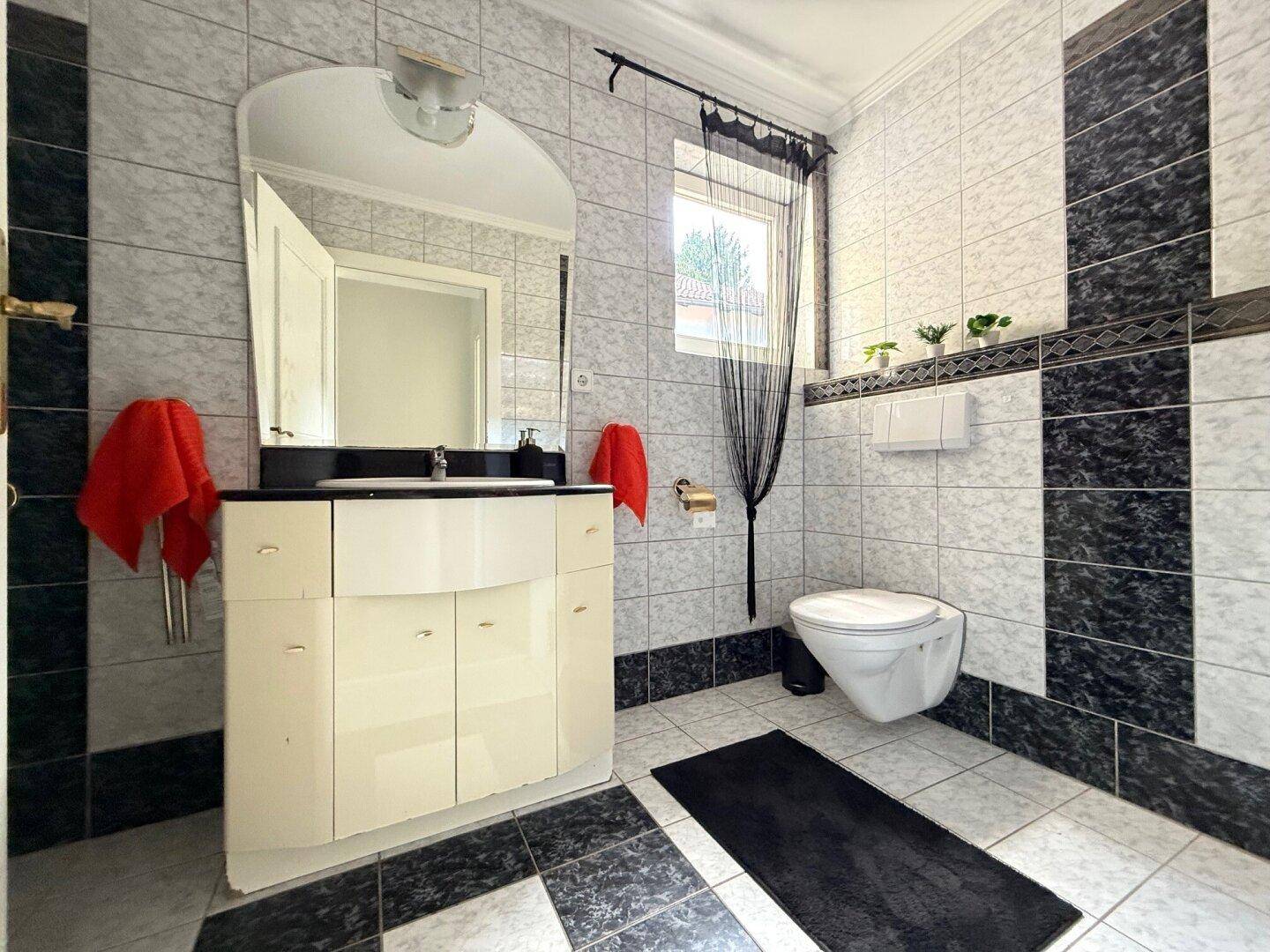 Badezimmer EG