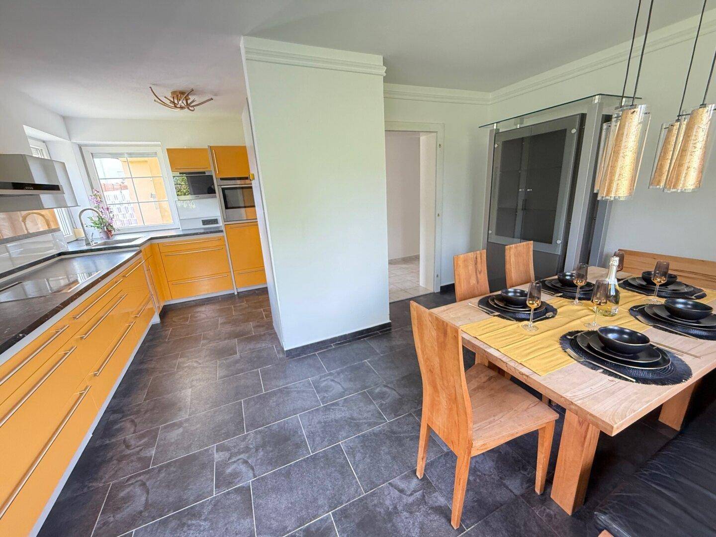 Zugang Küche und Esszimmer