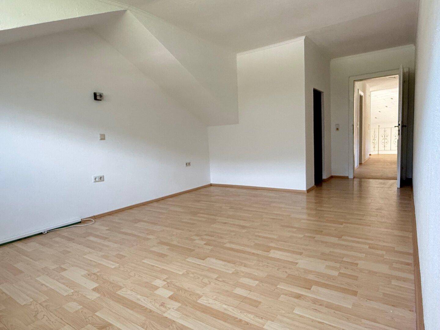 Elternzimmer OG mit begehbarem Kleiderschrank