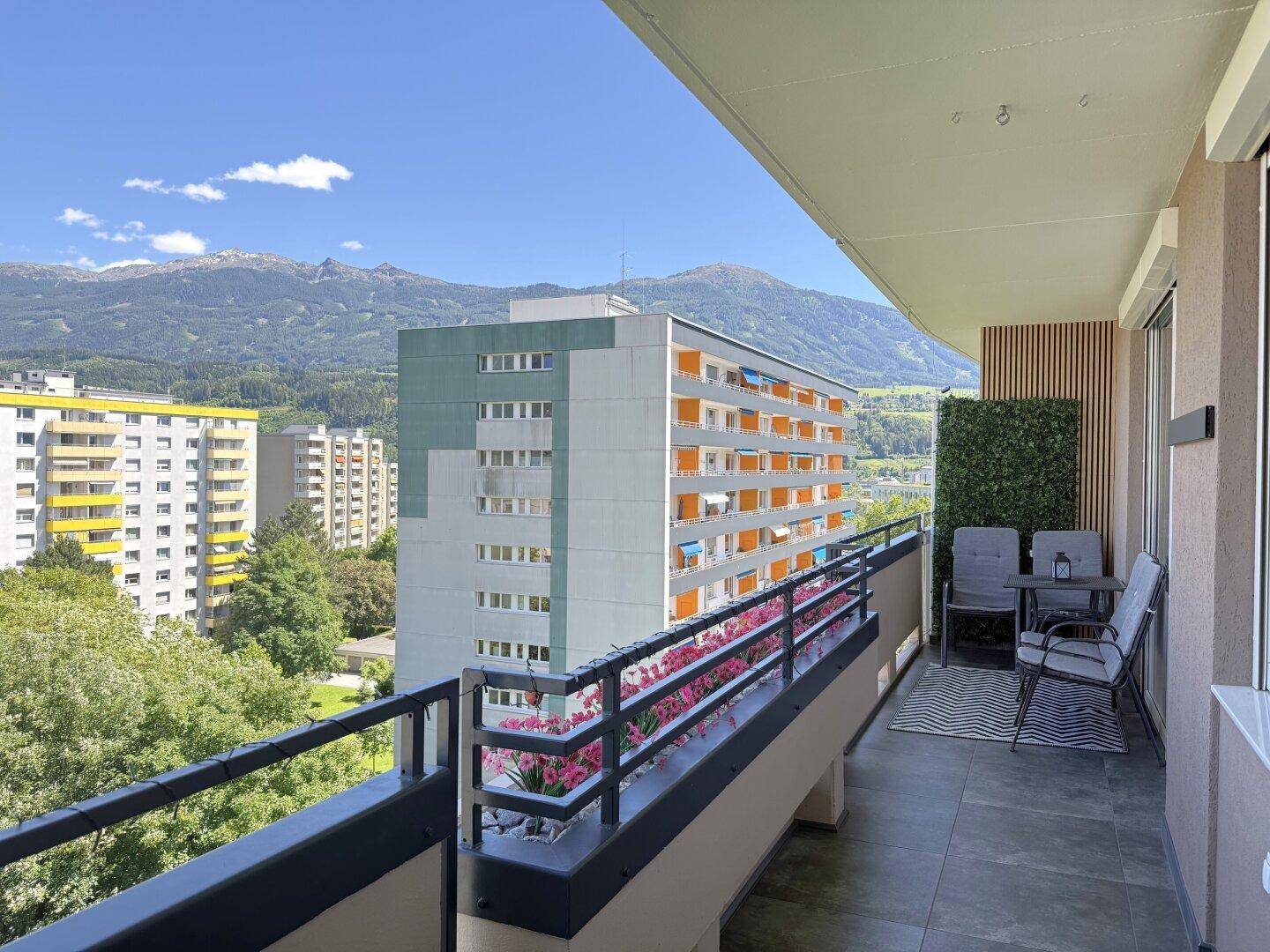 Hochwertig sanierte 3-Zimmer-Wohnung mit traumhaftem Ausblick - Ansicht 2