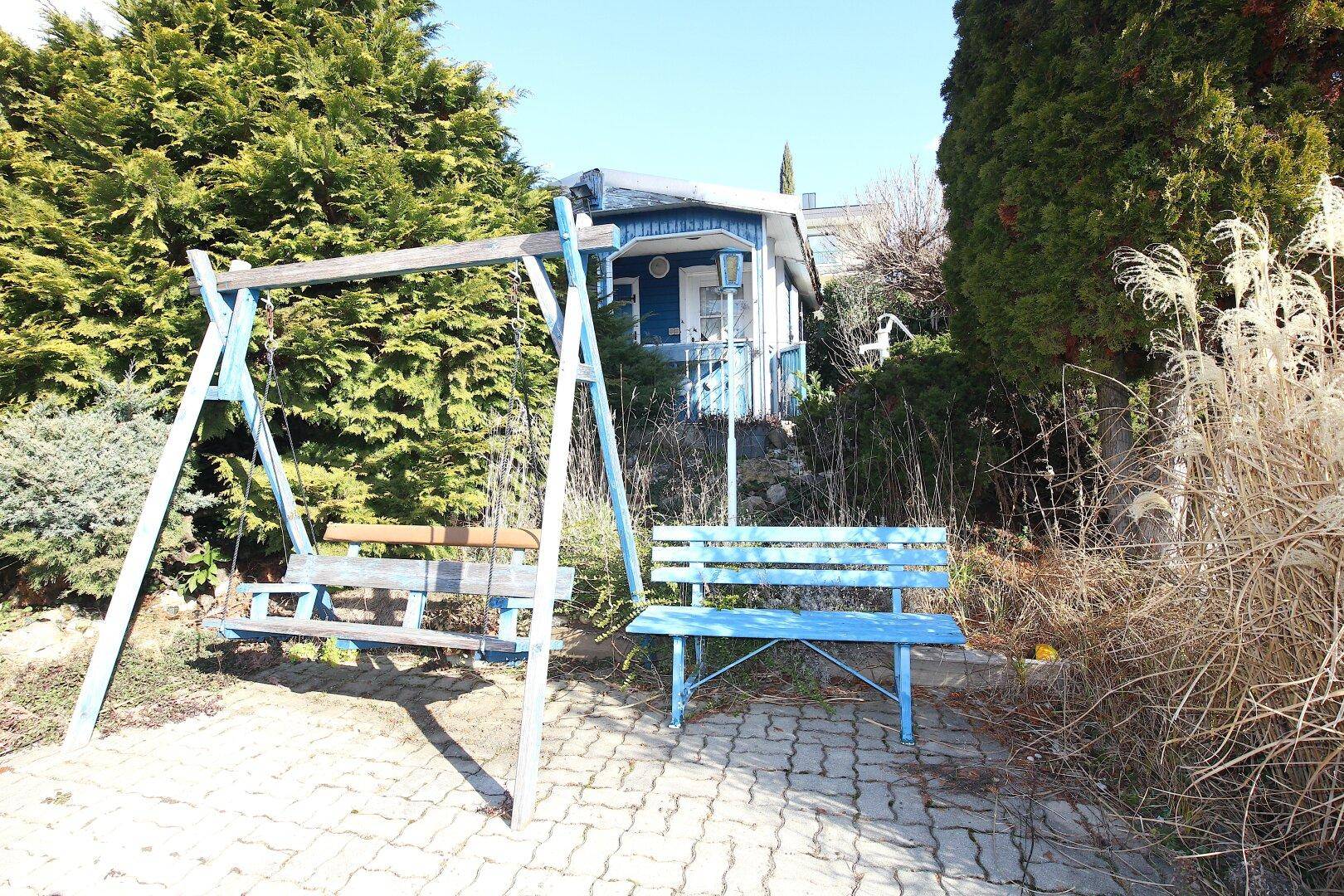 GARTENHAUS MIT KLEINER TERRASSE