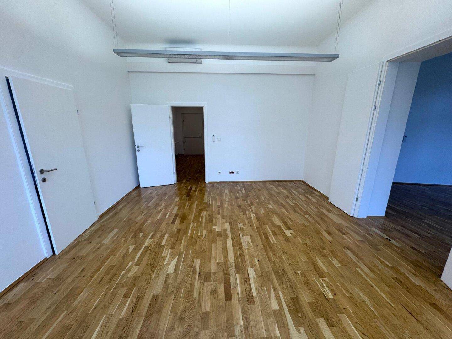 Großzügige, beeindruckende Bürofläche auf der Währinger Straße zu mieten! - Widok 4