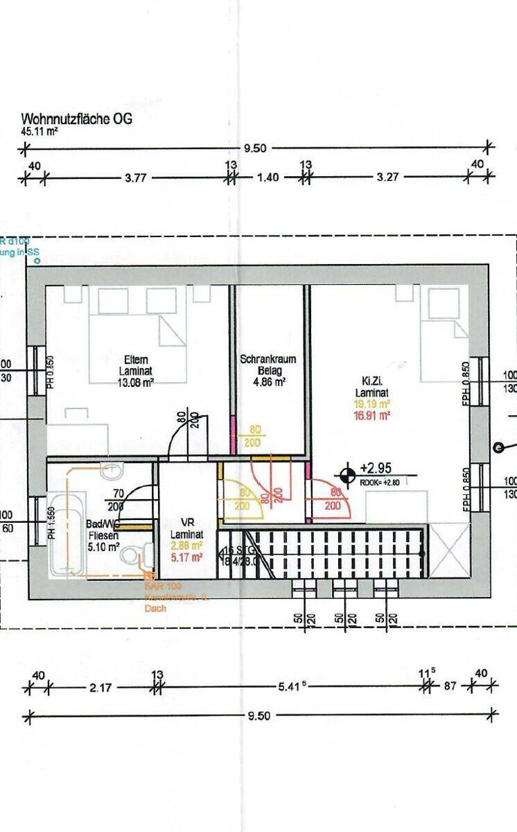 Grundriss des Obergeschosses mit Schlafzimmern, Bad und begehbarem Kleiderschrank.