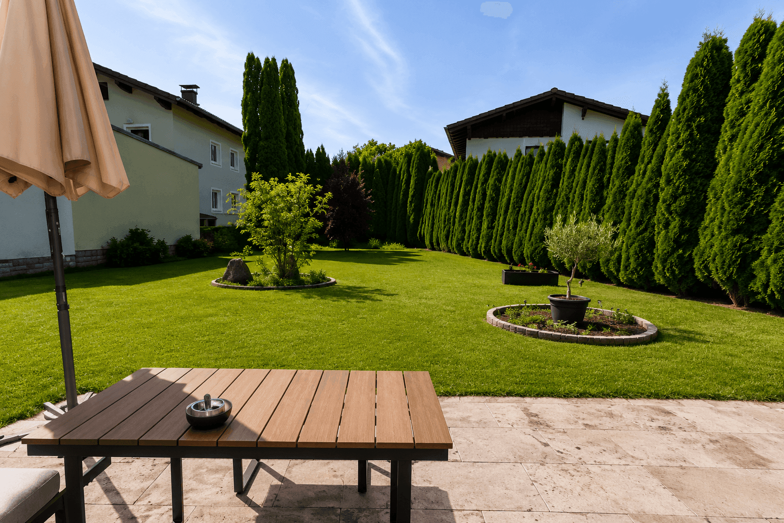 Provisionsfrei! Totalsaniertes Einfamilienhaus in Seekirchen am Wallersee | Garten &amp; 2 Garagen | Salzburg in 15 Min. - Mehr