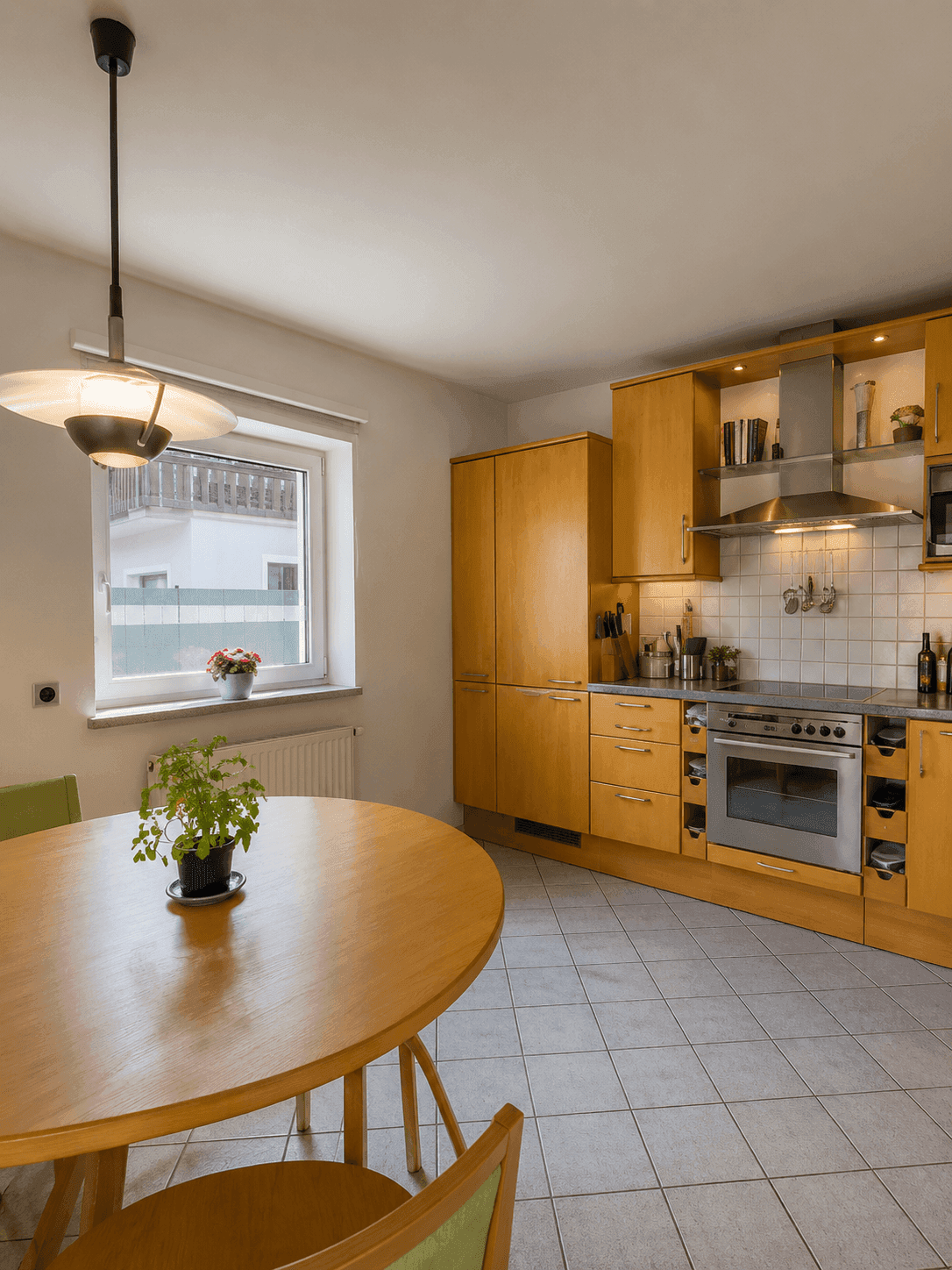 Provisionsfrei! Totalsaniertes Einfamilienhaus in Seekirchen am Wallersee | Garten &amp; 2 Garagen | Salzburg in 15 Min. - Ansicht 5