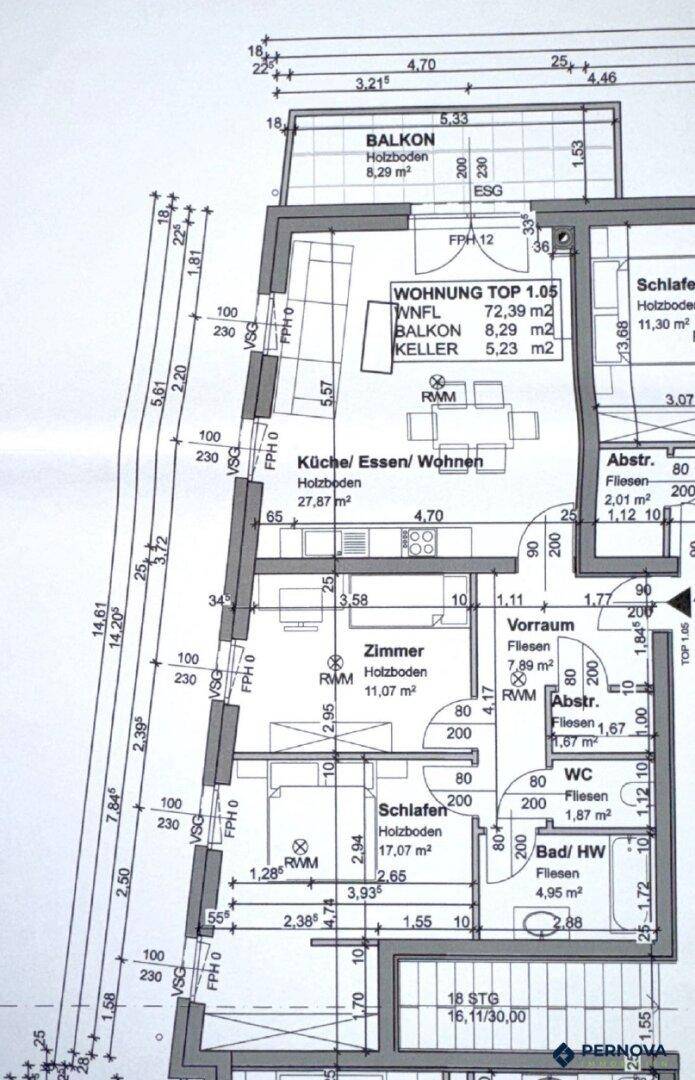 Detaillierter Grundriss der Wohnung mit Balkon, Küche/Essen/Wohnen und Schlafzimmern.